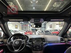 جیپ گراند شیرۆکی